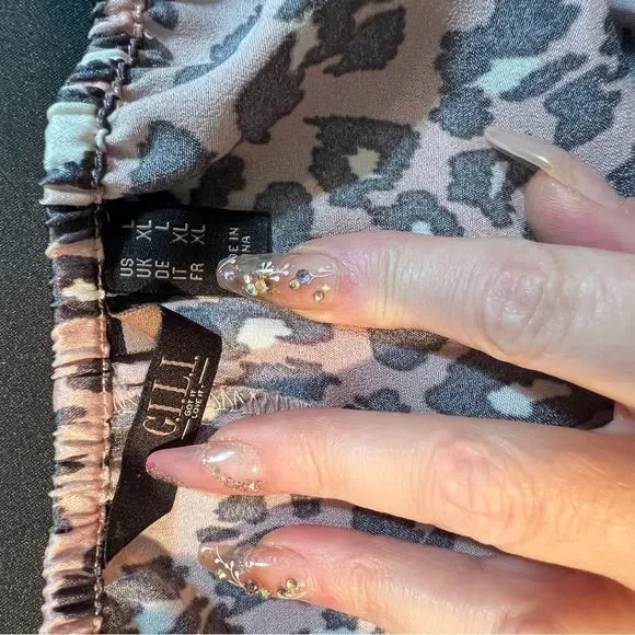 Long gown Perfect for going out or can be used as a nightgown. NWOT - Picture 4 of 6